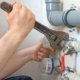 Ce ar trebui să caut atunci când angajez un instalator? 2 wise-consumers-need-these-facts-before-hiring-a-plumber